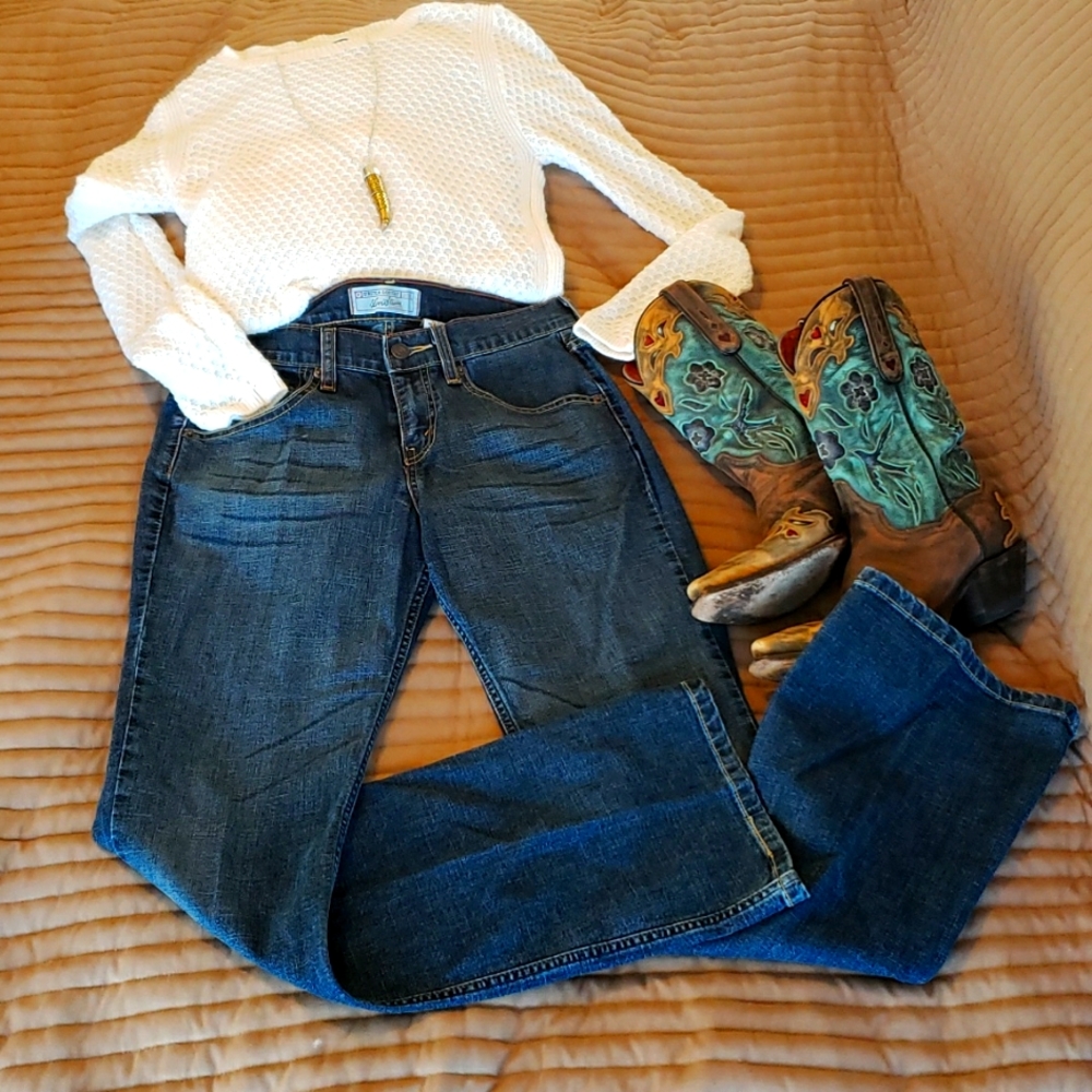 Levi Strauss Signature Stretch Bootcut size 4 medium [JEANS 👖 ONLY!]